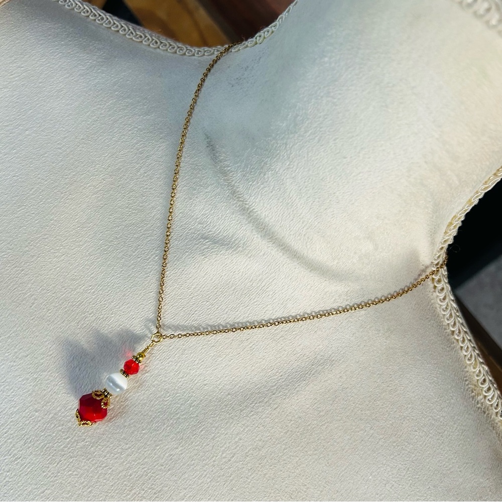 Handcrafted vintage beaded cat eye glass pendant on chain necklace